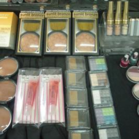 NEW COSMETICS LOT ~300 Pc, Various Items - Picture 3 of 8